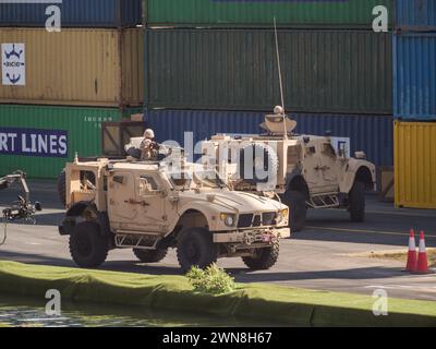 Abu Dhabi, VAE - 25. Februar 2015: Oshkosh M-ATV (MRAP All Terrain Vehicle) auf der IDEX 2015 Stockfoto