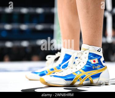 Tokio, Japan. Februar 2024. Die Detailaufnahme des Schuhs von Junto Nakatani aus Japan vor dem WBC-Titelkampf im Bantamgewicht bei Ryogoku Kokugikan in Tokio, Japan, 24. Februar 2024. Quelle: Hiroaki Finito Yamaguchi/AFLO/Alamy Live News Stockfoto