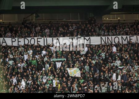 Lissabon, Portugal. Februar 2024. Lissabon, 02/29/2024 - Sporting Clube de Portugal veranstaltete heute Abend im José Alvalade XXI Stadion in Lissabon, Sport Lisboa und Benfica im 1. Leg des Halbfinales der Taca de Portugal Plakette 2023/24. (Gerardo Santos/Global Imagens) Credit: Atlantico Press/Alamy Live News Stockfoto