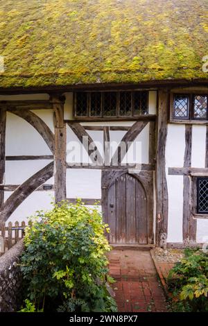 Alfriston Clergy House in Alfriston, einem hübschen historischen Dorf im Bezirk Wealden in East Sussex, dem ersten Gebäude des National Trust im Jahr 1896 Stockfoto