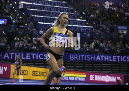 Birmingham, England 17. Februar 2024 Microplus UK Athletics Championships @ the Utilita Arena - Birmingham Saturday die Championships werden auch als offizielle Trial-Veranstaltung für Athleten dienen, um ihren Platz bei den Leichtathletik-Hallenweltmeisterschaften im März 2024 in Glasgow zu buchen. Lily SAXON 800 m Damen Läuferin GED Noonan/Alamy Stockfoto