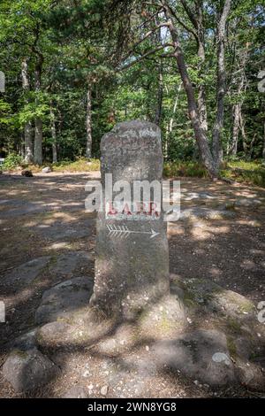 Der Weg der Gallier. Blick auf ein Steinpfadschild in der Nähe von Barr Stockfoto