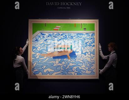 Ein Werk von David Hockney, Kalifornien (1965), geschätzte £ 16.000.000, ausgestellt während eines Fotoaufrufs für das 20./21. Jahrhundert: London Evening Sale and the Art of the Surreal Evening Sale bei Christie's in London. Bilddatum: Freitag, 1. März 2024. Stockfoto