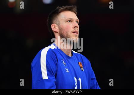 Belgrad, Serbien, 29. Februar 2023. Mike Daum von Anadolu Efes Istanbul reagierte während des Spiels 2023/2024 Turkish Airlines EuroLeague in der 27. Runde zwischen Partizan Mozzart Bet Belgrad und Anadolu Efes Istanbul in der stark Arena in Belgrad. Februar 2023. Quelle: Nikola Krstic/Alamy Stockfoto