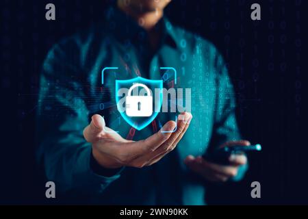 Cybersicherheit und Datenschutzkonzepte um Daten zu schützen, schützen Geschäftsleute persönliche Daten auf Smartphone, digitale Informationen, Sperrsymbol und Internet-Netzwerk Stockfoto