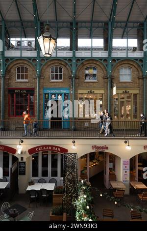 Der Covent Garden Market ist ein Einkaufs- und Unterhaltungszentrum im Londoner West End Stockfoto