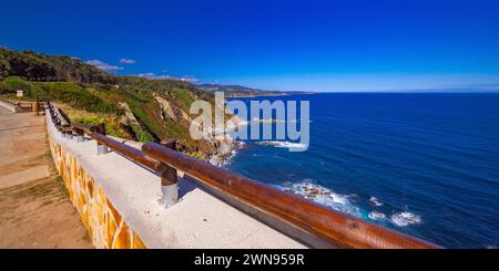 Aussichtspunkt Espíritu Santo, Kantabrisches Meer, Küstenpfad Miradores, Natura-2000-Netz, Naturschutzgebiet, Muros de Nalón, Principado de Asturias, S Stockfoto