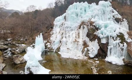 Eine schmelzende Eiswand in Südkorea Stockfoto