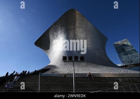 Das Museo Soumaya Kunstmuseum, das von dem Milliardär Calos Slim im Polanco-Viertel von Mexiko-Stadt erbaut wurde Stockfoto