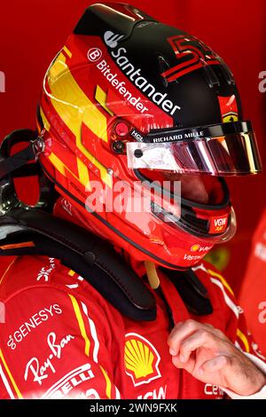 Sakhir, Bahrain. März 2024. Carlos Sainz Jr (ESP) Ferrari. 01.03.2024. Formel-1-Weltmeisterschaft, Rd 1, Grand Prix Von Bahrain, Sakhir, Bahrain, Qualifizierender Tag. Das Foto sollte lauten: XPB/Alamy Live News. Stockfoto