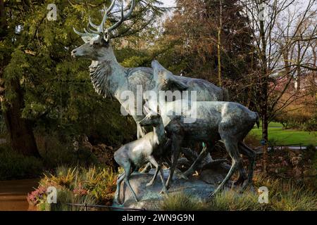 Der majestätische Hirsch (von Georges Gardet, 1910) - Detail - Botanischer Garten - Nantes, Pays de la Loire, Frankreich Stockfoto