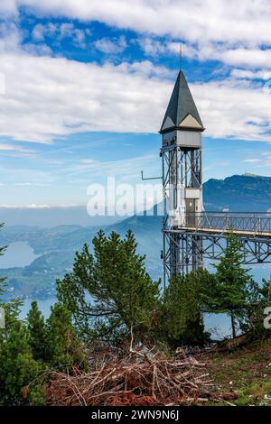 Hammetschwand Aufzug, Europas höchster freistehender Freiluftaufzug in der Schweiz. Stockfoto