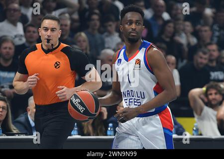 Belgrad, Serbien, 29. Februar 2023. Rodrigue Beaubois von Anadolu Efes Istanbul in Aktion während des Spiels der Turkish Airlines EuroLeague 2023/2024, Runde 27 zwischen Partizan Mozzart Bet Belgrad und Anadolu Efes Istanbul in der stark Arena in Belgrad, Serbien. Februar 2023. Quelle: Nikola Krstic/Alamy Stockfoto