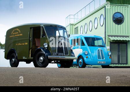 26/10/21 Morris Commercial’ Vorserienprototypen eines elektrischen je-Transporters im Entwicklungszentrum des Unternehmens in Hinton-on-the-Green, Worcestershire. F Stockfoto