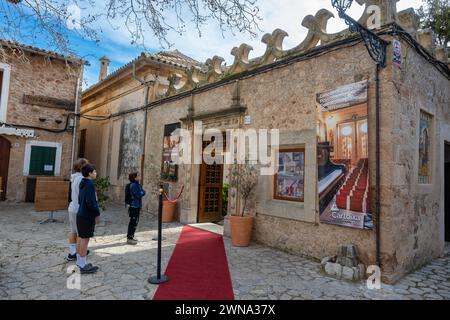 Valldemossa, Balearen, Spanien, Eingang zum Palau del Rei Sanc (Palast des Königs Sanc), nur Editorial. Stockfoto