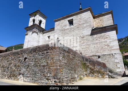 Lois, Gemeinde Cremenes. Pfarrkirche, bekannt als La Catedral de la Montaña. Leon, Castilla y Leon, Spanien. Stockfoto