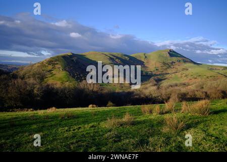 Malerischer Blick auf die Shropshire Hills in Großbritannien mit Caer Caradoc Stockfoto