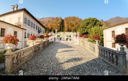 Gärten der alten Villa Della Porta Bozzolo in Casalzuigno in der Provinz Varese, Lombardei, Italien Stockfoto