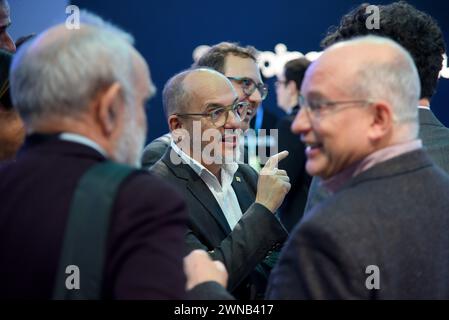 Der Minister für soziale Rechte der Regierung von Katalonien Carles Campuzano im Zentrum gesehen auf dem Mobile World Congress 2024. Der Minister für soziale Rechte der katalanischen Regierung Carles Campuzano besucht den Mobile World Congress und verteidigt künstliche Intelligenz als Verbündeter für die soziale Integration der am stärksten benachteiligten Menschen. Stockfoto