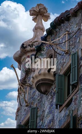 Casa Batlló ein Gebäude im Zentrum von Barcelona, Spanien. Es wurde von Antoni Gaudí entworfen, Stockfoto