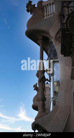 Casa Batlló ein Gebäude im Zentrum von Barcelona, Spanien. Es wurde von Antoni Gaudí entworfen, Stockfoto