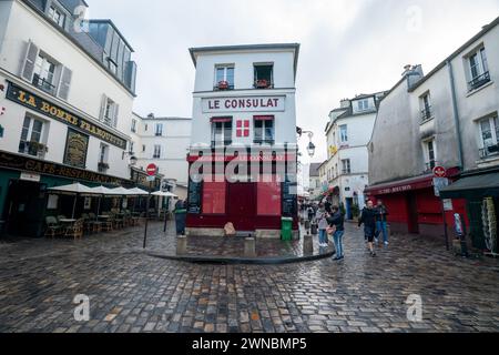 Le Consulat Café in Montmartre, einem authentischen Dorf im Herzen von Paris, Frankreich Stockfoto