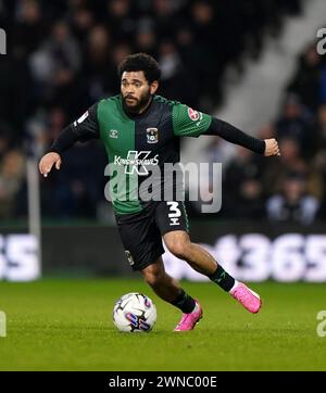 Jay Dasilva von Coventry City während des Sky Bet Championship Matches in der Coventry Building Society Arena in Coventry. Bilddatum: Freitag, 1. März 2024. Stockfoto