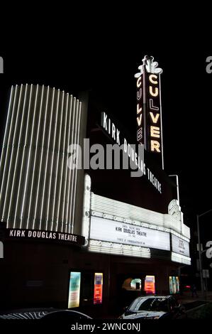 Das Culver Theater, Kirk Douglas, Theater, Neon, Schild, Festzelt, Nacht, Culver City, Los Angeles, Kalifornien, USA Stockfoto