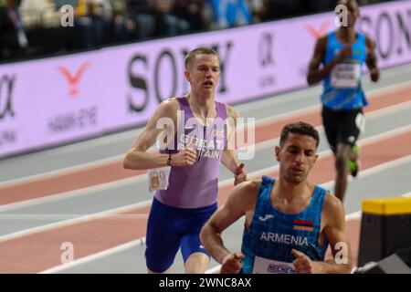 Glasgow, Großbritannien. März 2024. Emirates Arena, Glasgow, Schottland - Freitag, 1. März: Adam FOGG (Großbritannien und Nordirland - GBR) tritt in 1500-Meter-Heats während der Leichtathletik-Hallenweltmeisterschaften Glasgow 2024 in der Emirates Arena am Freitag, 1. März 2024 an (Claire Jeffrey/SPP) Credit: SPP Sport Press Photo. /Alamy Live News Stockfoto