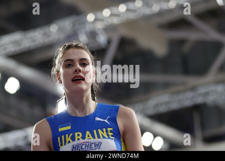 Glasgow, Großbritannien. März 2024. Yaroslava Mahuchikh aus der Ukraine reagiert beim Hochsprung-Finale der Frauen bei den Leichtathletik-Hallenweltmeisterschaften 2024 in Glasgow, Großbritannien, 1. März 2024. Quelle: Li Ying/Xinhua/Alamy Live News Stockfoto