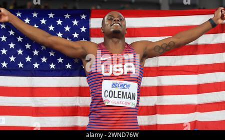 Glasgow, Großbritannien. März 2024. Christian Coleman aus den Vereinigten Staaten feiert nach dem Gewinn des 60-m-Finales der Leichtathletik-Hallenweltmeisterschaften 2024 in Glasgow, Großbritannien am 1. März 2024. Quelle: Li Ying/Xinhua/Alamy Live News Stockfoto