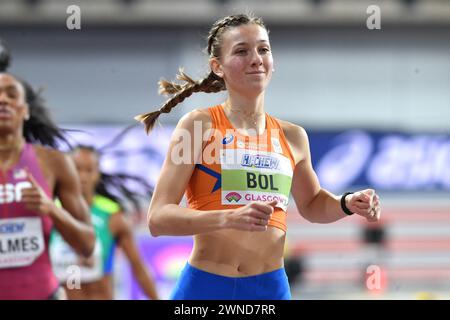 Glasgow, Großbritannien. März 2024. Femke Bol aus den Niederlanden reagiert auf die 400-m-Läufe der Frauen bei der Leichtathletik-Hallenweltmeisterschaft 2024 in Glasgow, Großbritannien, 1. März 2024. Quelle: Mark Runnacles/Xinhua/Alamy Live News Stockfoto