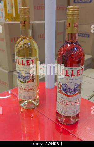 Bordeaux , Frankreich - 02 29 2024 : Lillet Logo und Text Markenname der aromatisierten französischen Wein-Aperitif-Flaschen Stockfoto