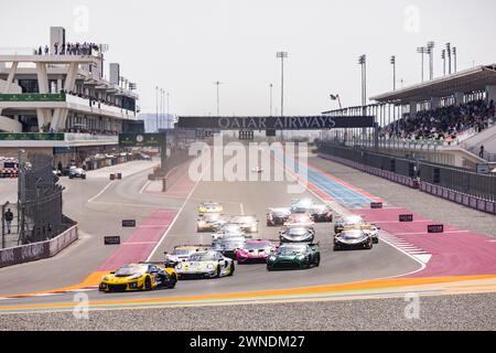 81 EASTWOOD Charlie (irl), ANDRADE Rui (ang), VAN ROMPUY Tom (bel), TF Sport, Corvette Z06 GT3.R #81, LM GT3, Action 92 MALYKHIN Aliaksandr (kna), STURM Joel (ger), BACHLER Klaus (aut), Manthey Purerxcing, Porsche 911 GT3 R #91, LM GT3, Start während der Qatar Airways 1812, Qatar 1. Runde der FIA-Langstrecken-Weltmeisterschaft 2024, vom 29. Februar bis 2. März 2024 auf dem Losail International Circuit in Lusail, Katar - Foto Germain Hazard/DPPI Credit: DPPI Media/Alamy Live News Stockfoto