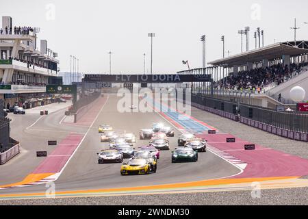 81 EASTWOOD Charlie (irl), ANDRADE Rui (ang), VAN ROMPUY Tom (bel), TF Sport, Corvette Z06 GT3.R #81, LM GT3, Action 92 MALYKHIN Aliaksandr (kna), STURM Joel (ger), BACHLER Klaus (aut), Manthey Purerxcing, Porsche 911 GT3 R #91, LM GT3, Start während der Qatar Airways 1812, Qatar 1. Runde der FIA-Langstrecken-Weltmeisterschaft 2024, vom 29. Februar bis 2. März 2024 auf dem Losail International Circuit in Lusail, Katar - Foto Germain Hazard/DPPI Credit: DPPI Media/Alamy Live News Stockfoto