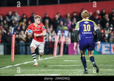 März 2024, Virgin Media Park, Cork, Irland - Alex Kendellen von Munster Rugby während der BKT United Rugby Championship: Munster 45 - Zebre Parma Stockfoto