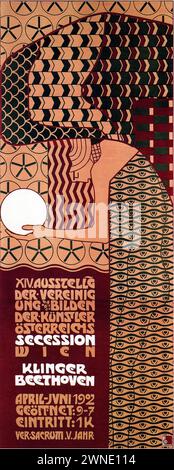 "XIV AUSSTELLUNG DER VEREINIGUNG BILDENDER KUNSTLER OSTERREICHS SECESSION WIEN KLINGER BEETHOVEN APRIL-JUNI 1902 GEOFFNET 9-7 EINTRITT: 1 K VER SACRUM V. JAHR' ['XIV. AUSSTELLUNG DER VEREINIGUNG BILDENDER KÜNSTLER ÖSTERREICHS SECESSION WIEN KLINGER BEETHOVEN APRIL-JUNI 1902 OFFEN 9-7 EINTRITT: 1 K VER SACRUM V. JAHR'] VINTAGE-WERBUNG. Ein abstraktes Poster mit komplizierten Mustern und einer Mischung aus organischen und geometrischen Formen in einer überwiegend erdigen Farbpalette, typisch für den Wiener Secession-Stil. Stockfoto