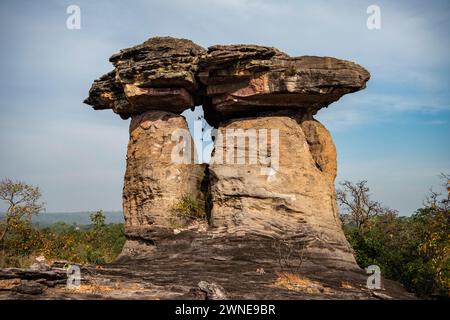 Sao Chaliang Yai Giant Rock Säule im Dorf Pho Sai in der Provinz Ubon Ratchathani in Thailand. Thailand, Khong Chiam, 29. November 2023 Stockfoto