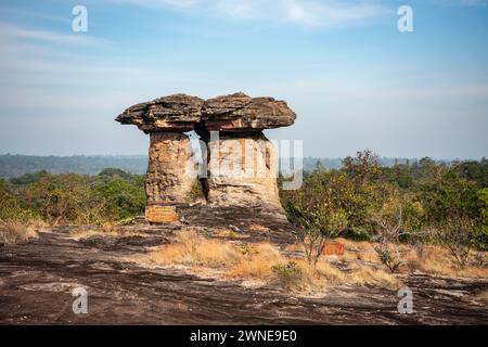 Sao Chaliang Yai Giant Rock Säule im Dorf Pho Sai in der Provinz Ubon Ratchathani in Thailand. Thailand, Khong Chiam, 29. November 2023 Stockfoto