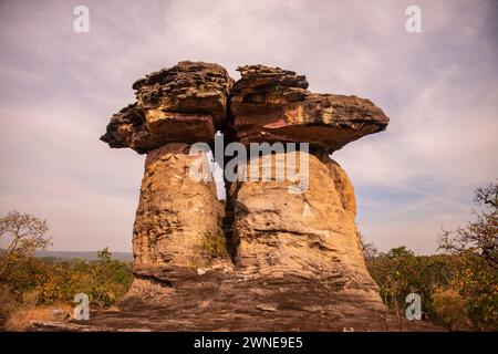 Sao Chaliang Yai Giant Rock Säule im Dorf Pho Sai in der Provinz Ubon Ratchathani in Thailand. Thailand, Khong Chiam, 29. November 2023 Stockfoto