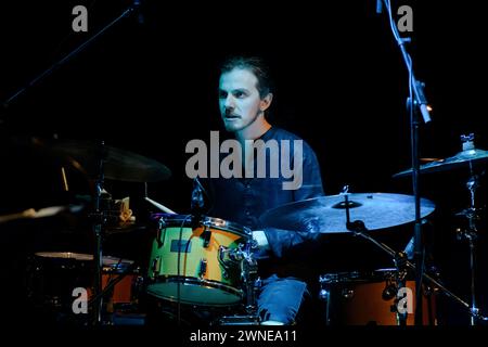 März 2024, Rom, Italien, Italien: Michele Santoleri tritt auf der Bühne des Auditoriums Parco della Musica während des Live-Auftritts „Big Mama Legacy“ von GegÃ Telesforo auf (Credit Image: © Roberto Bettacchi/Pacific Press via ZUMA Press Wire) NUR ZUR REDAKTIONELLEN VERWENDUNG! Nicht für kommerzielle ZWECKE! Stockfoto