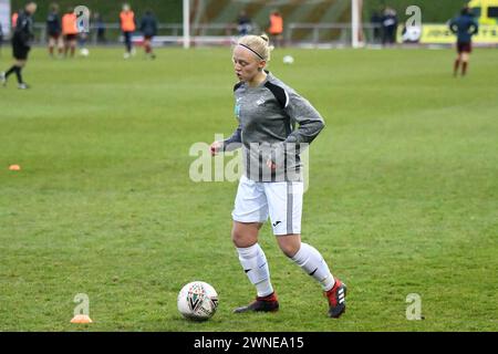 Llanelli, Wales. 5. April 2019. Sophie Hancocks von den Swansea City Ladies während des Vorspiels vor dem Finale des walisischen Premier Women's League Cup zwischen Cardiff und den Swansea City Ladies am 5. April 2019 im Stebonheath Park in Llanelli, Wales, Großbritannien. Quelle: Duncan Thomas/Majestic Media. Stockfoto