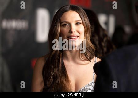 Millie Bobby Brown bei der Premiere des Netflix-Films 'Damsel' im Pariser Theater. New York, 01.03.2024 Stockfoto