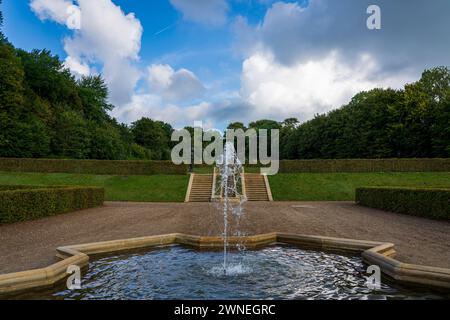 Blick auf den Brunnen im Neuwerkgarten im Schloss Gottorf in Schleswig. Stockfoto