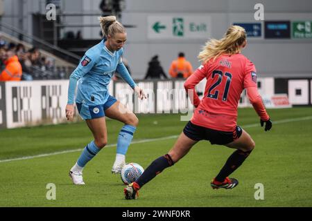 Manchester, Großbritannien. März 2024. Manchester, England, 2. März 2024: Alex Greenwood (5 Manchester City) am Ball während des Barclays FA Womens Super League Fußballspiels zwischen Manchester City und Everton im Joie Stadium in Manchester, England (Natalie Mincher/SPP) Credit: SPP Sport Press Photo. /Alamy Live News Stockfoto