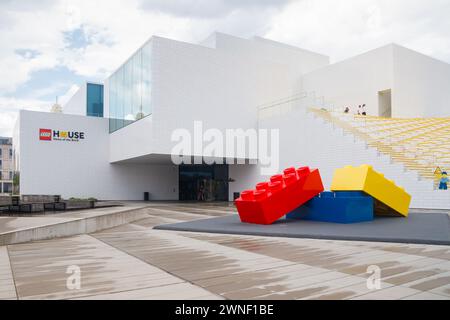 Billund, Dänemark - 17. Juni 2023: Das Lego-Haus - Heimstadion der Ziegelsteine. Stockfoto