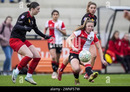 Rotterdam, Niederlande. März 2024. Rotterdam - Romee van de Lavoir von Feyenoord V1 während des Spiels zwischen Feyenoord V1 und Excelsior V1 bei Nieuw Varkenoord am 2. März 2024 in Rotterdam, Niederlande. Credit: Box to Box Pictures/Alamy Live News Stockfoto