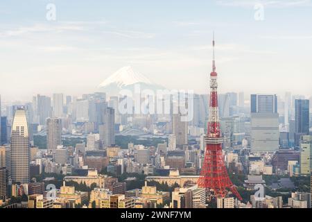 Tokyo Tower mit Skyline City und Fuji in Japan Stockfoto