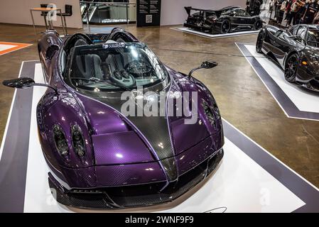 Der Huayra Pagani ist ein exquisiter, handgefertigter Hypercar, der für sein atemberaubendes Design, seine unvergleichliche Leistung und seine akribische Aufmerksamkeit für DE bekannt ist Stockfoto