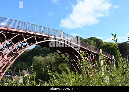 Die weltweit erste Eisenbrücke in Ironbridge, Coalbrookdale Shropshire, Großbritannien Stockfoto